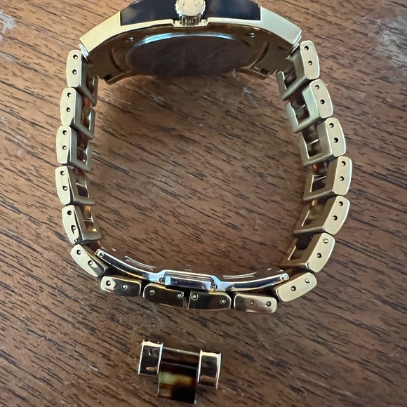 kate spade skyline tortoise watch - Picture 3 of 4
